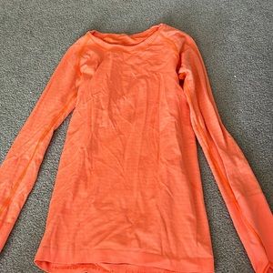 lululemon long sleeve workout top